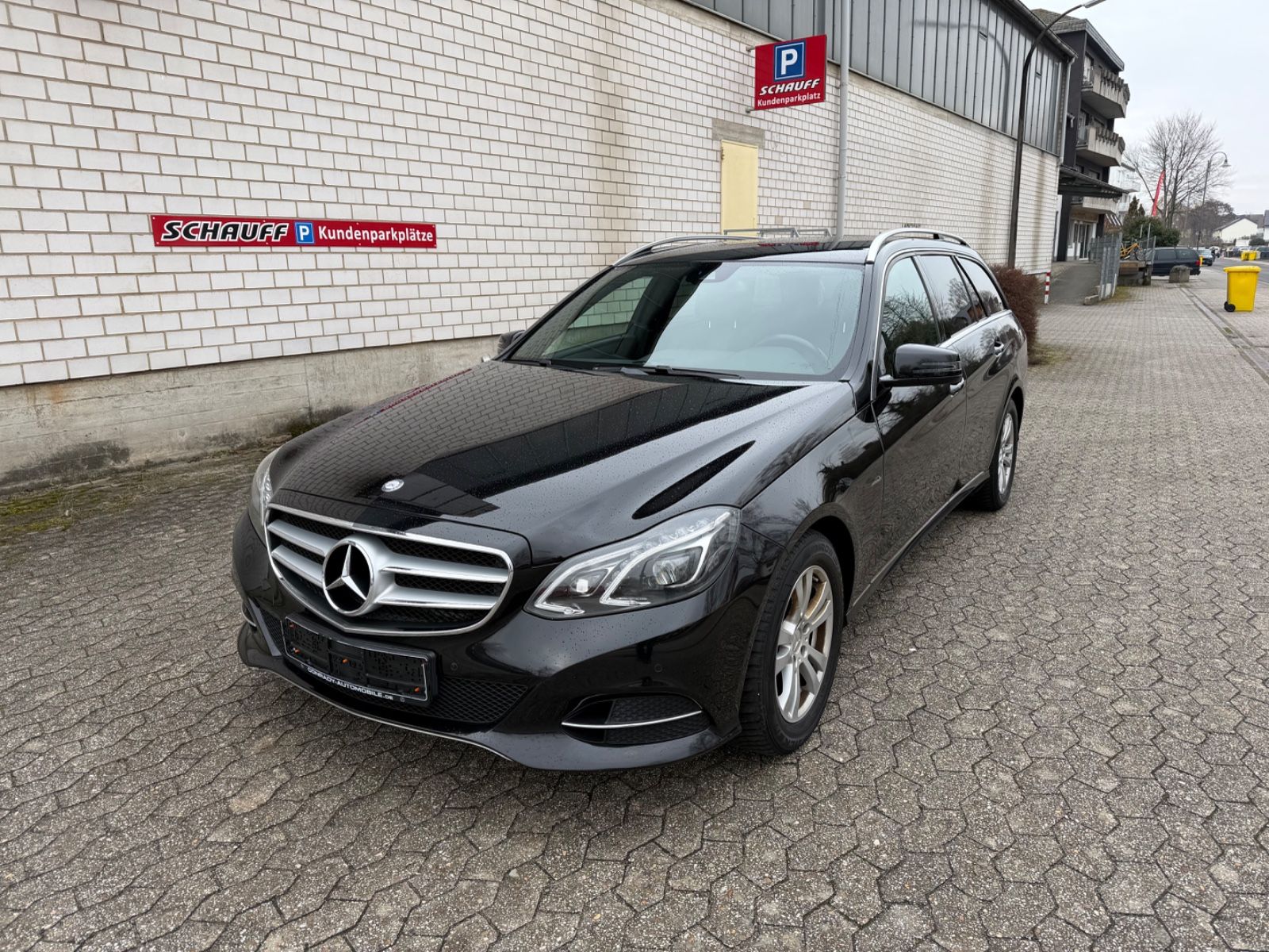 Mercedes E 220 - 1