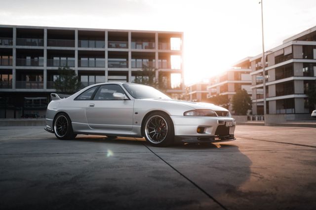 Nissan Skyline R33 GT-R