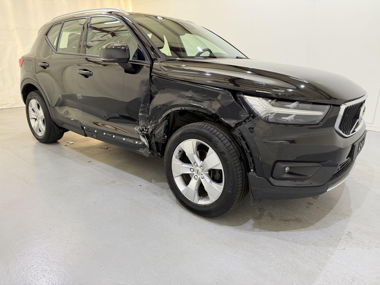 Volvo XC40 Momentum Pro 2WD 95kW T2 automatik