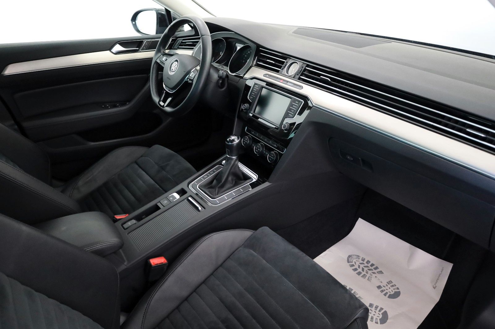 Fahrzeugabbildung Volkswagen Passat Variant Highline R Line T.Leder,Navi,LED