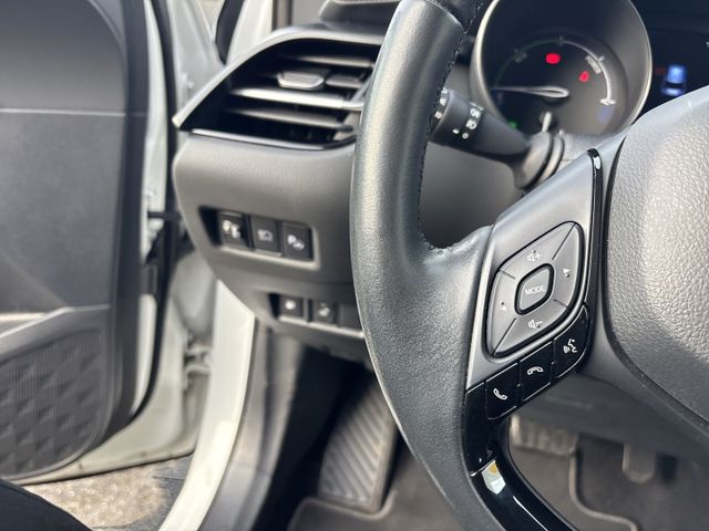 C-HR Hybrid Team D Navi LED Apple CarPlay Androi