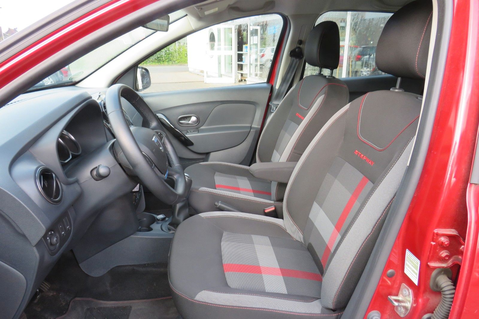 Fahrzeugabbildung Dacia Sandero Stepway NAVI SITZH. GRA PDC +KAMERA 1.HD