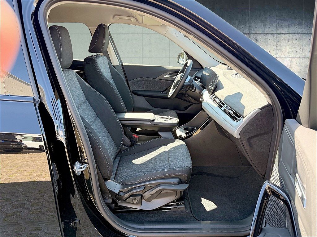 BMW X1 xDrive25e Navi,Head-Up,Komfortz.,Shzg,LED,RFK foto 8
