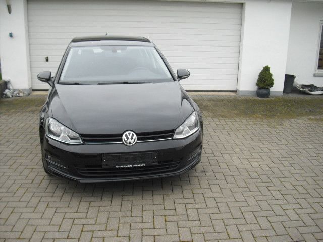 Volkswagen Golf VII Lim. Trendline BMT Klimaautom. PDC