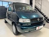 Volkswagen T4 Caravelle 2.5 TDI 75kW syncro Standard - Volkswagen T4 Caravelle: Grün