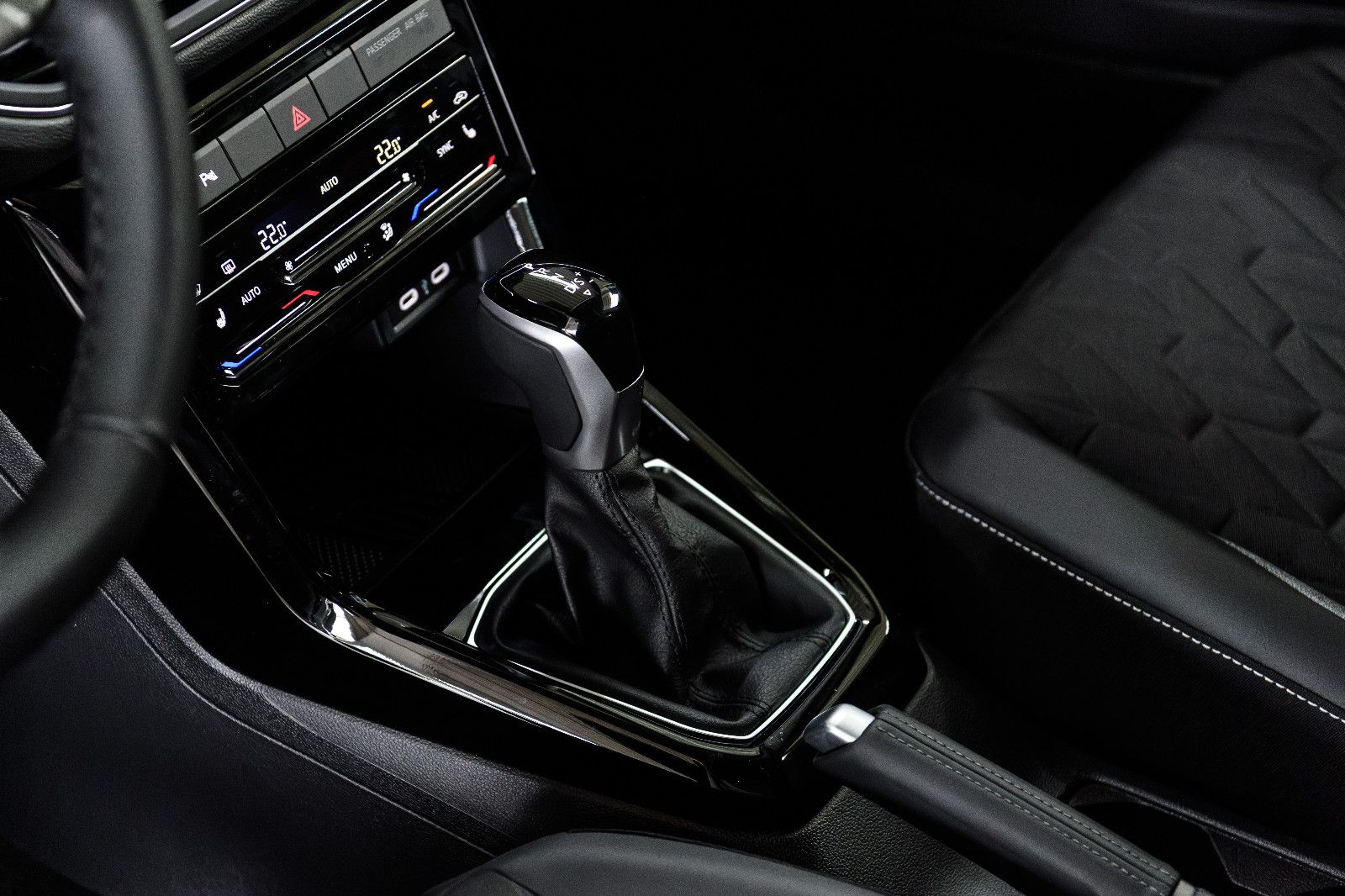 Fahrzeugabbildung Volkswagen T-Cross 1.0 TSI 85 kw Energy DSG+AHK+Kamera