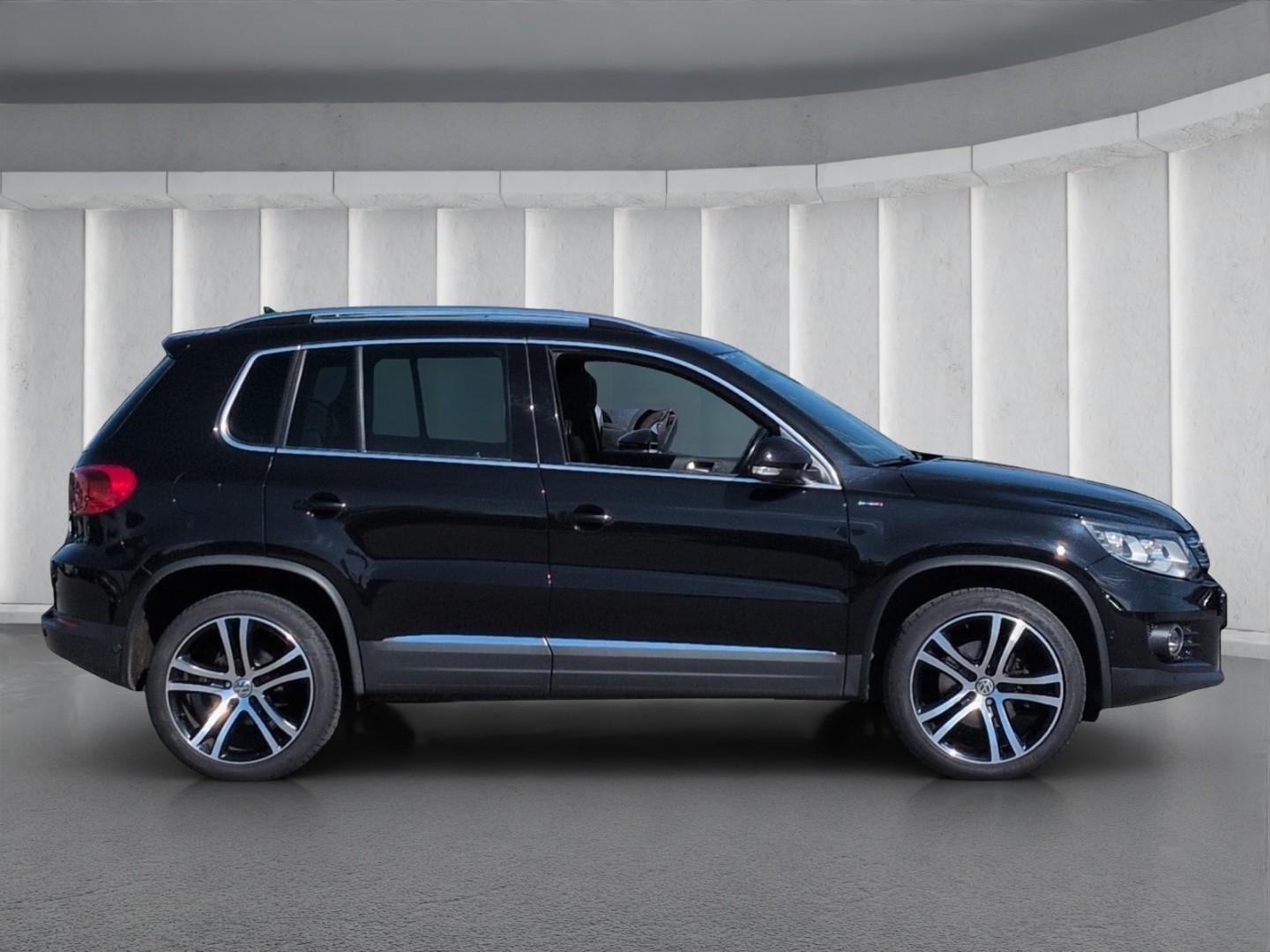 Volkswagen Tiguan LOUNGE 4Mot 2.0TDI*DSG StandHzg Panodach