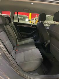Volkswagen Passat - 9
