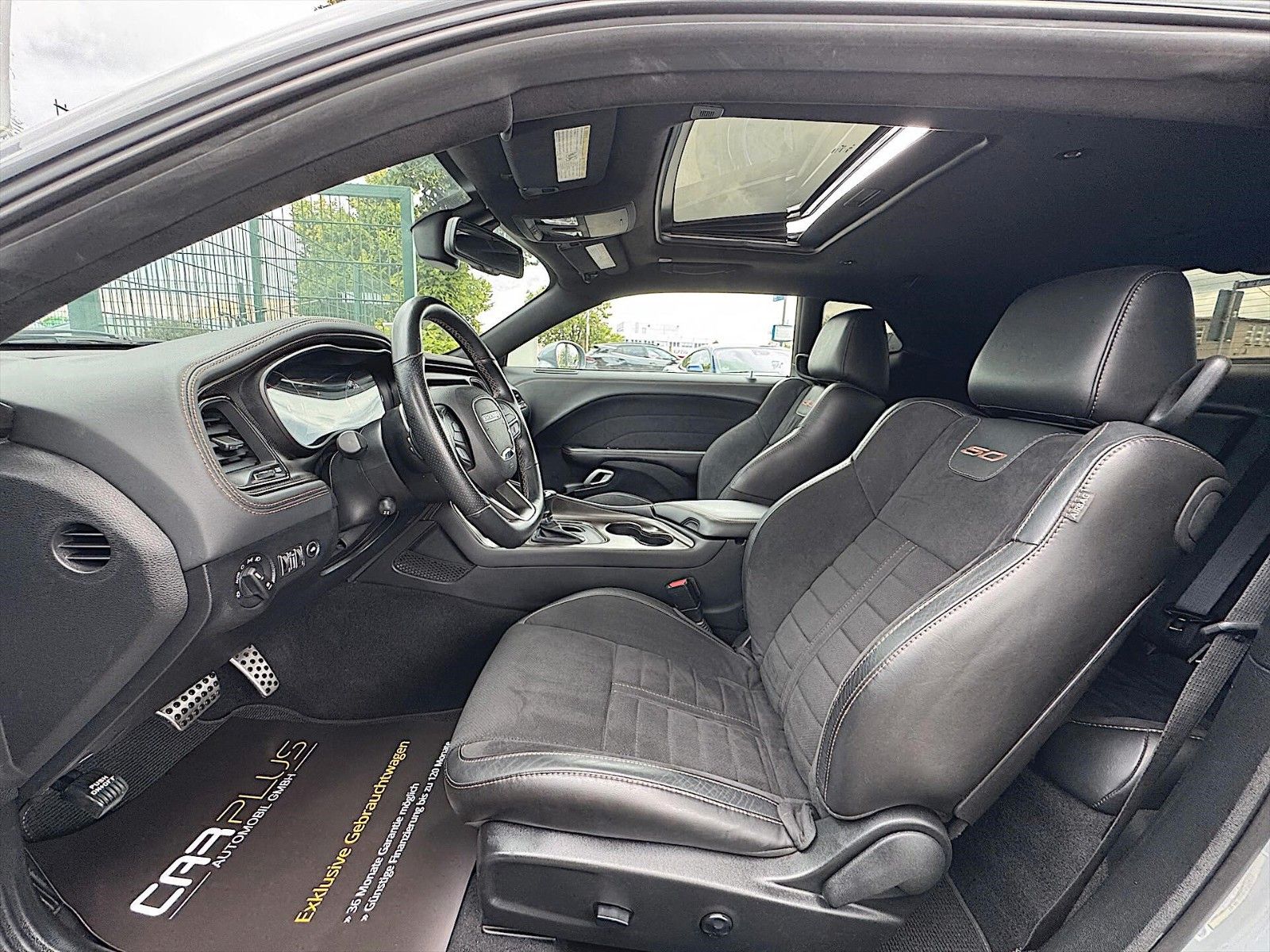 Fahrzeugabbildung Dodge Challenger 6.4 V8 SRT R/T SCATPACK WIDEBODY 50TH