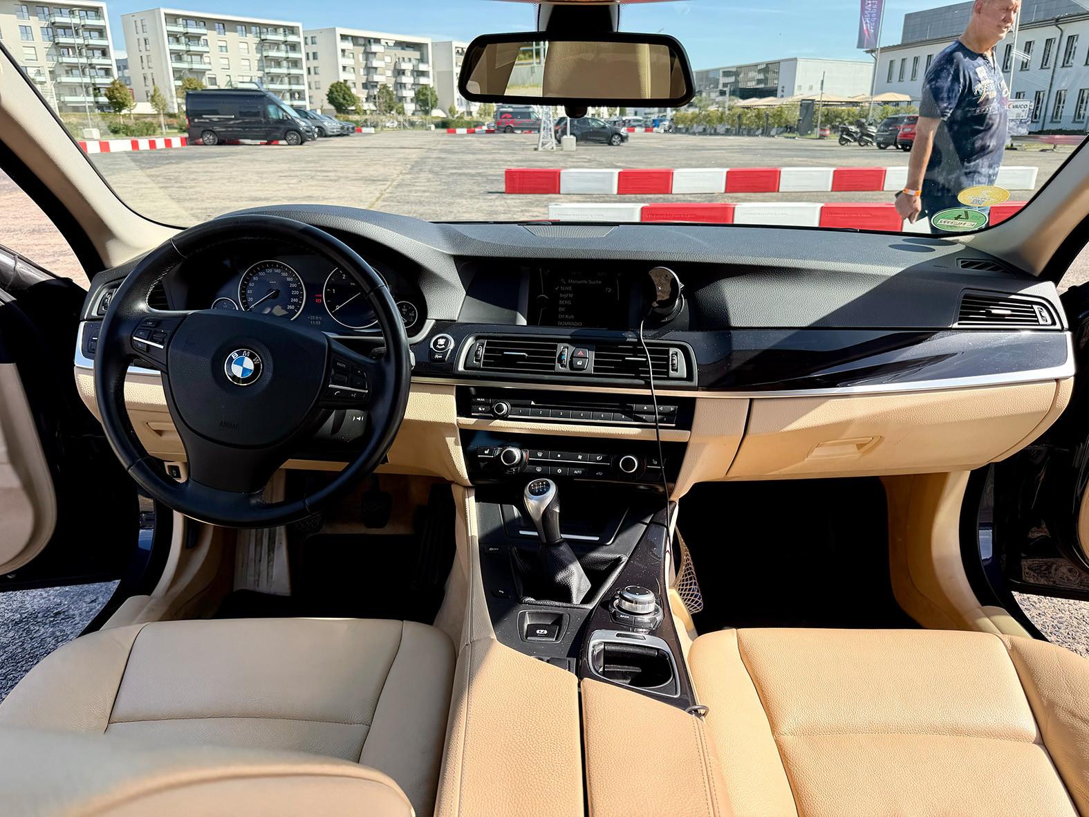 BMW 520d Touring - Standhzg, Pano, Leder n. 5Tage