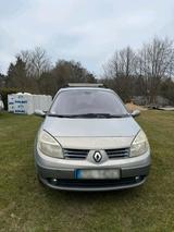 Renault Megane Scenic mit Anhängerkupplung - Renault Megane aus 2004 mit Diesel-Antrieb