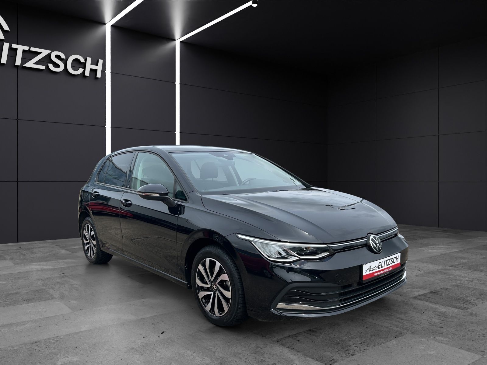 Fahrzeugabbildung Volkswagen Golf VIII TDI Active DSG LED Navi AHK ACC RFK SH