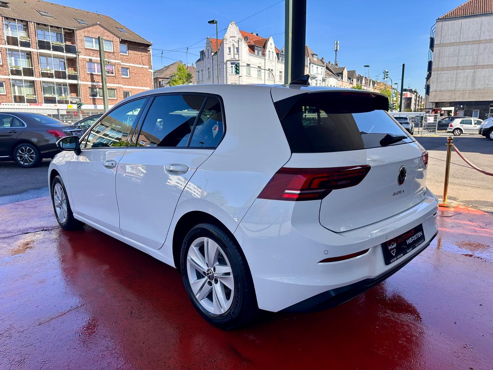 Volkswagen Golf VIII Lim. 1.5 eTSI 110 kW Life LED 1. Hand, миниатюра 6