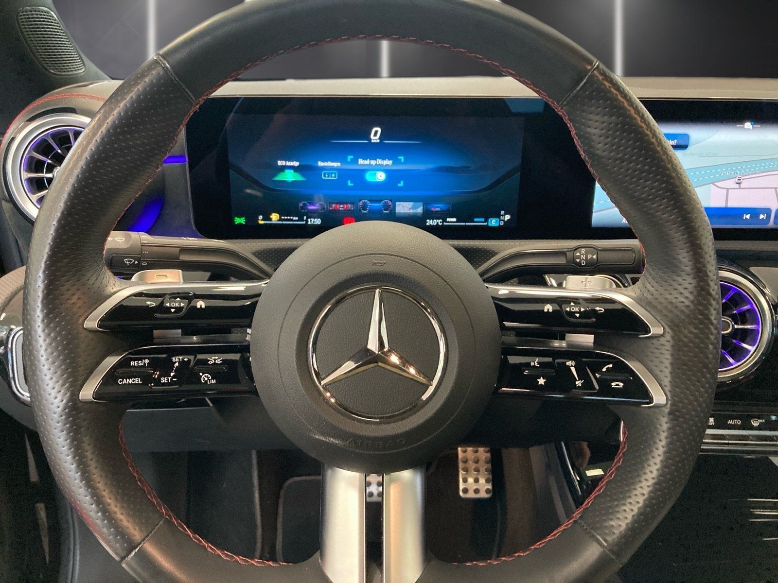 Fahrzeugabbildung Mercedes-Benz CLA 180 AMG Plus*Pano*HUD*360°*MBeam*AHK*Totwink