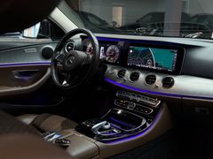 MERCEDES-BENZ E 250 T Avantgarde*WIDE*LEDER*HEADUP*360*AMBIENT