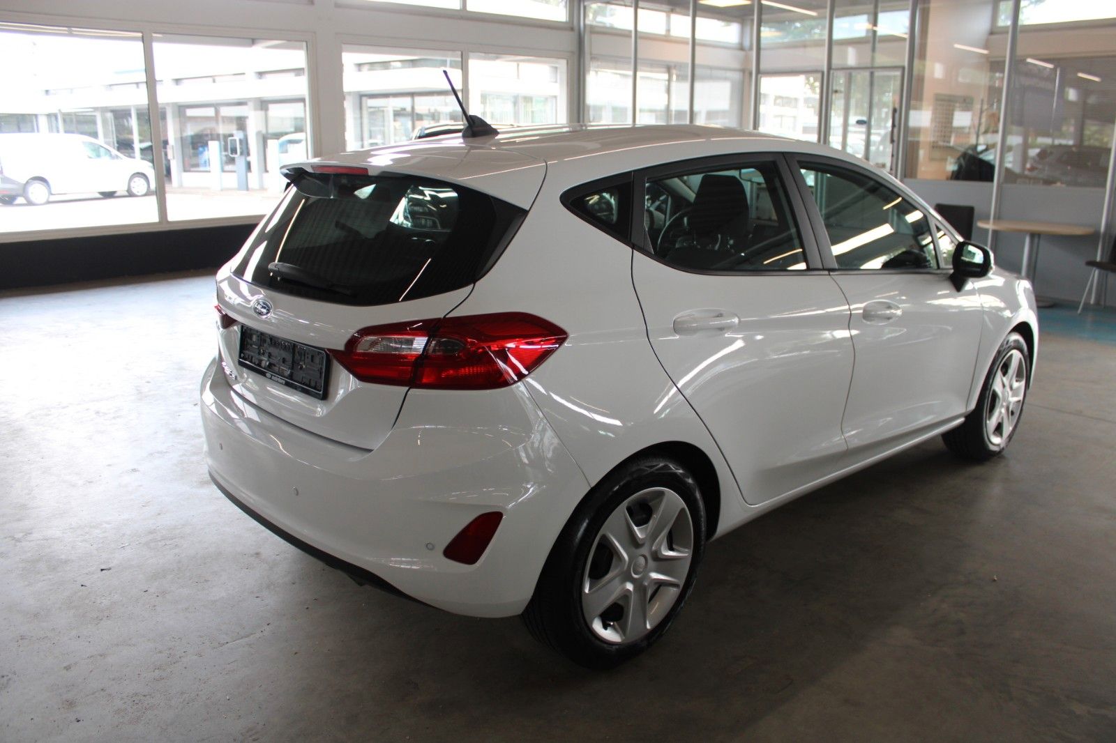 Fahrzeugabbildung Ford Fiesta 1,5 TDCi Cool & Connect 5-trg NAVI LED