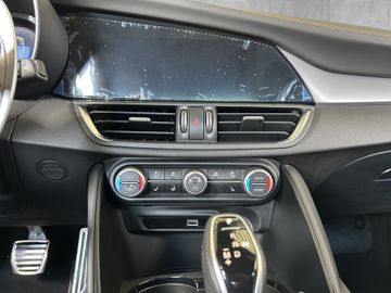 Alfa Romeo Giulia 2.0 Turbo 16V Intensa Q4 PANORAMA HARMAN