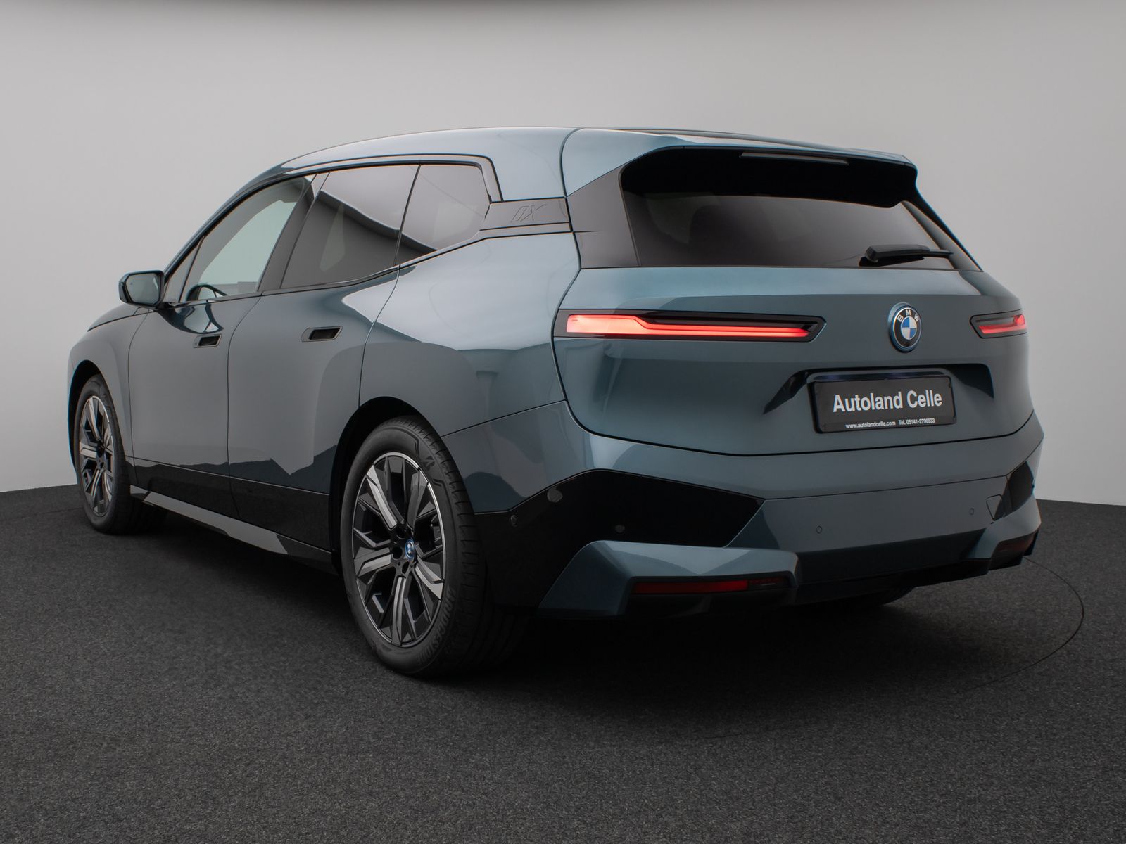 Fahrzeugabbildung BMW iX xD40 Sport Panorama 360° Laser DAB H/K 21Zoll