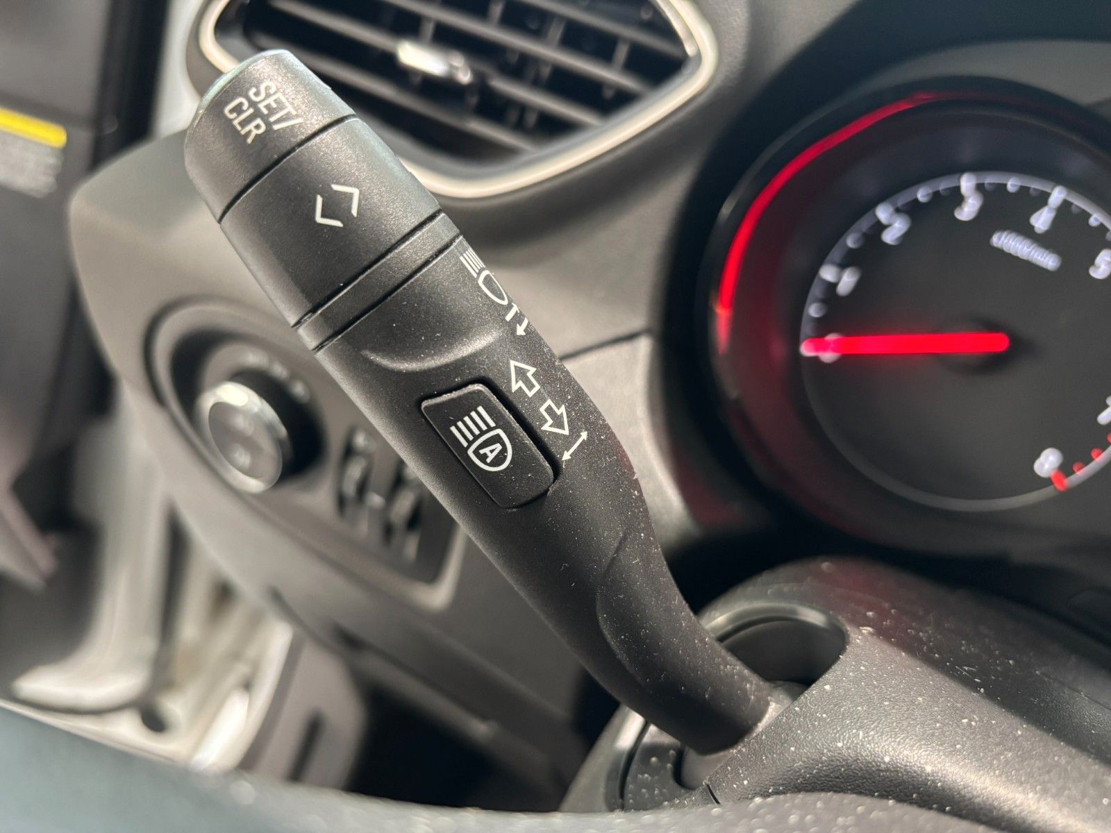 Fahrzeugabbildung Opel Grandland 1.5D AHK/KAMERA/SHZ/LHZ/FSH/ALU/ACC