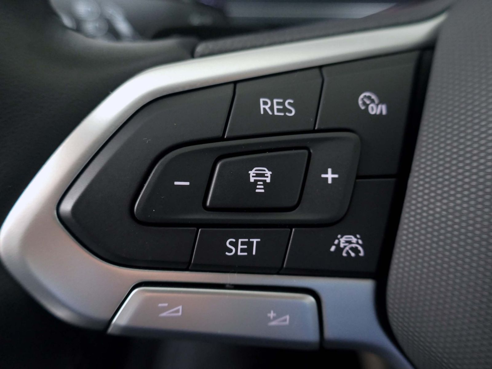 Fahrzeugabbildung Volkswagen T-Cross Style 1.0 TSI | LED AHK RFK ACC Navi