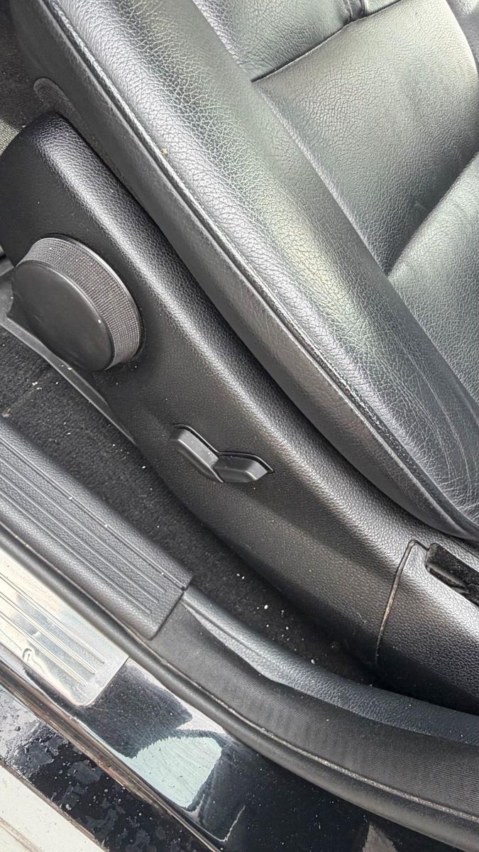 Mercedes-Benz GLK350 2009 — photo 12