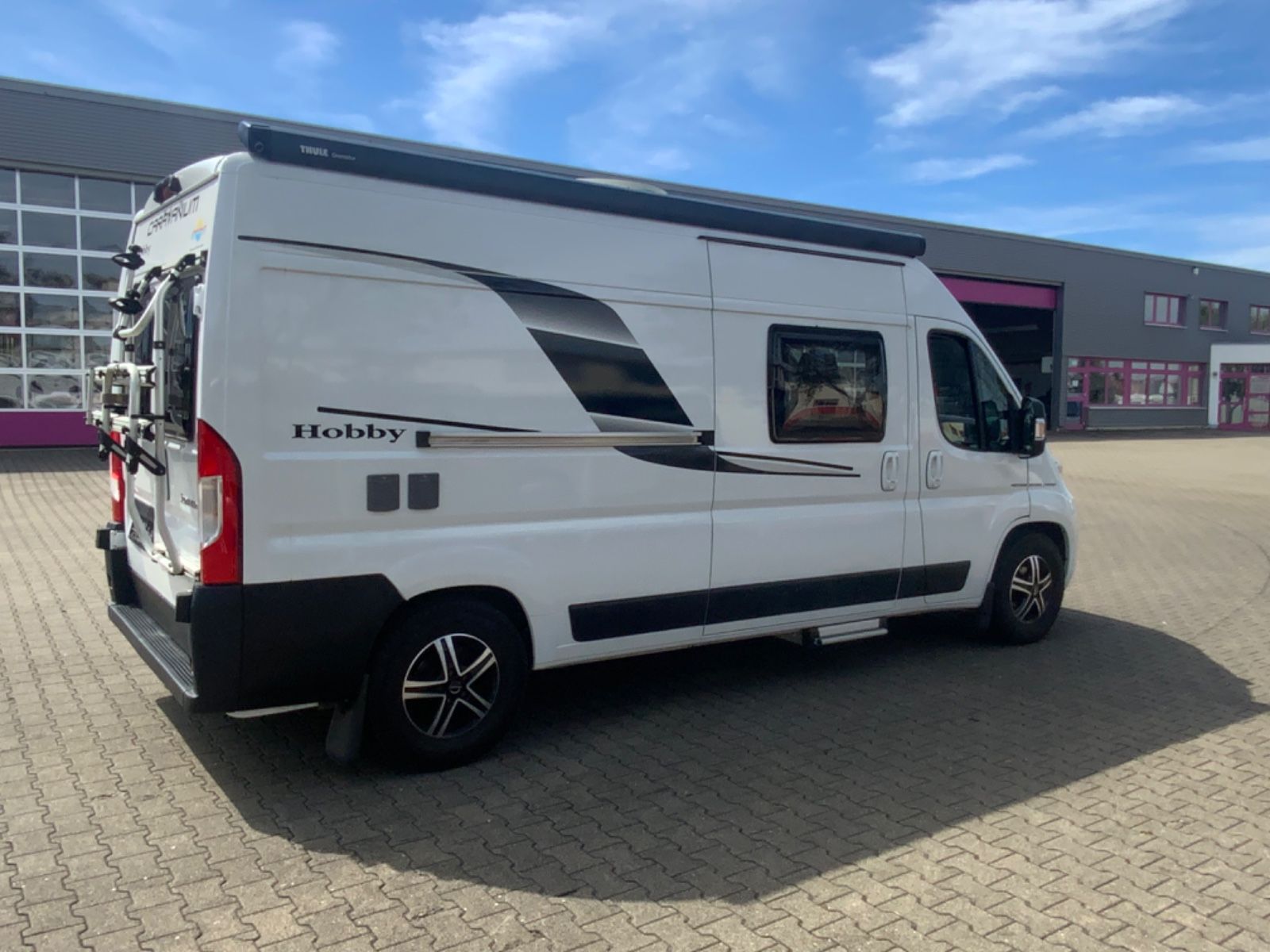 Fahrzeugabbildung Hobby Vantana on Tour ** TV etc.