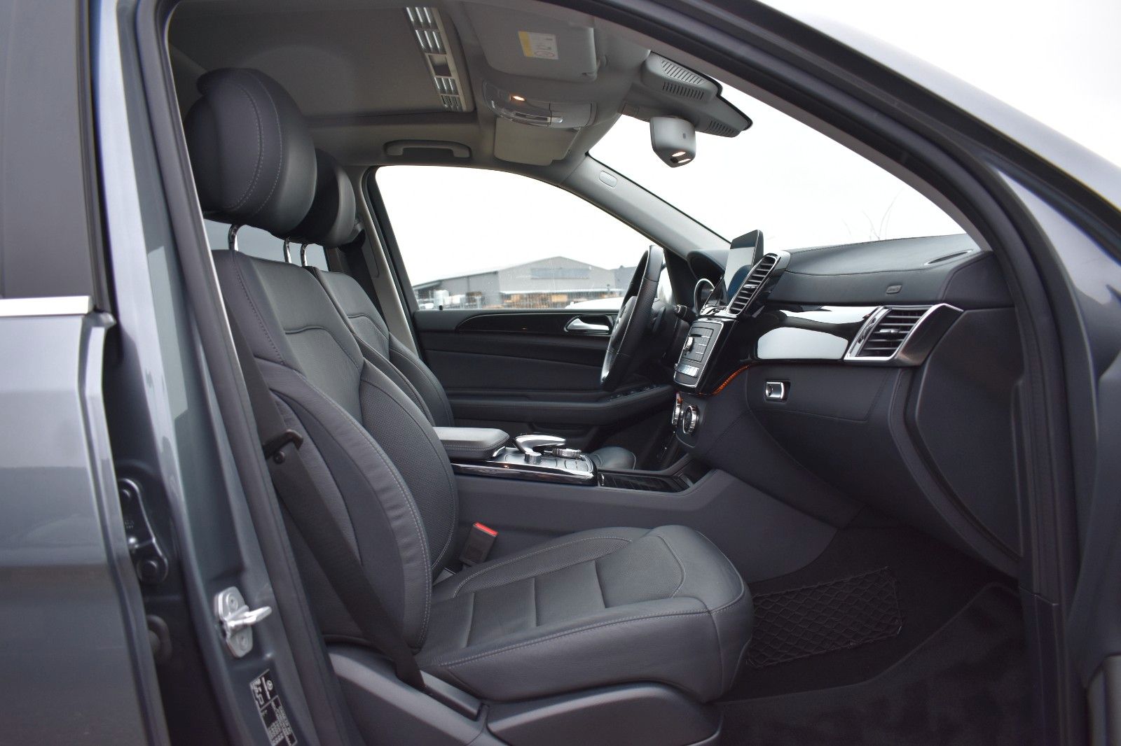 Fahrzeugabbildung Mercedes-Benz GLE 400 4Matic Distronic AHK 21* Keyless-go