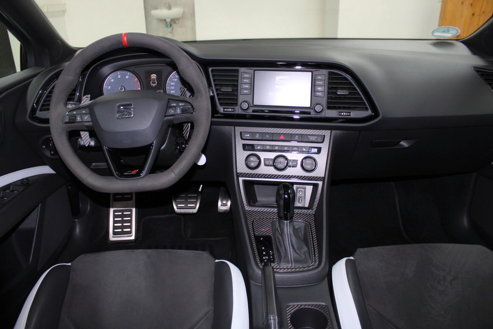Seat Leon ST Cupra 280 ch DSG – Toit panoramique – Baquets Alcantara – DCC – LED – GPS