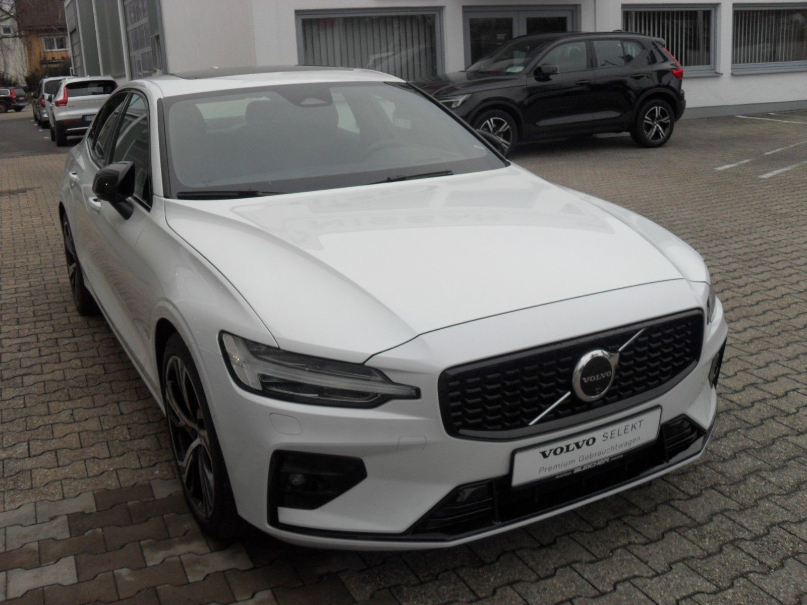 Fahrzeugabbildung Volvo S60 Lim. Ultimate Dark AWD