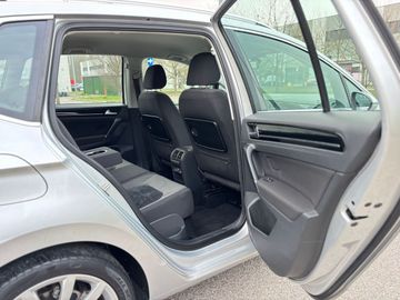 Volkswagen Golf Sportsvan - 9