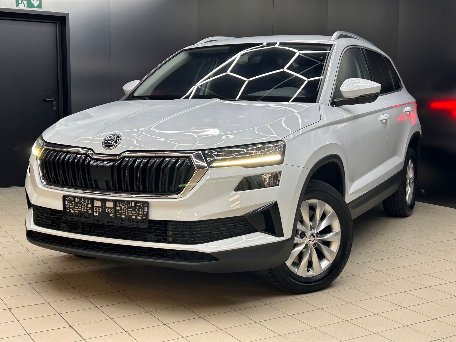 Fahrzeugabbildung SKODA Karoq 1.5 TSI Ambit Sport DESIGN+VIRTU+KAM+LED+