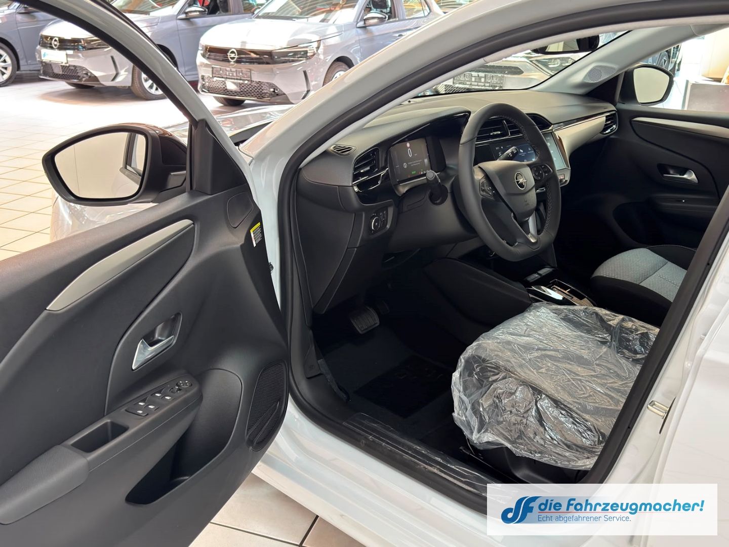 Fahrzeugabbildung Opel Corsa-e F e Edition Digitales Cockpit LED Apple