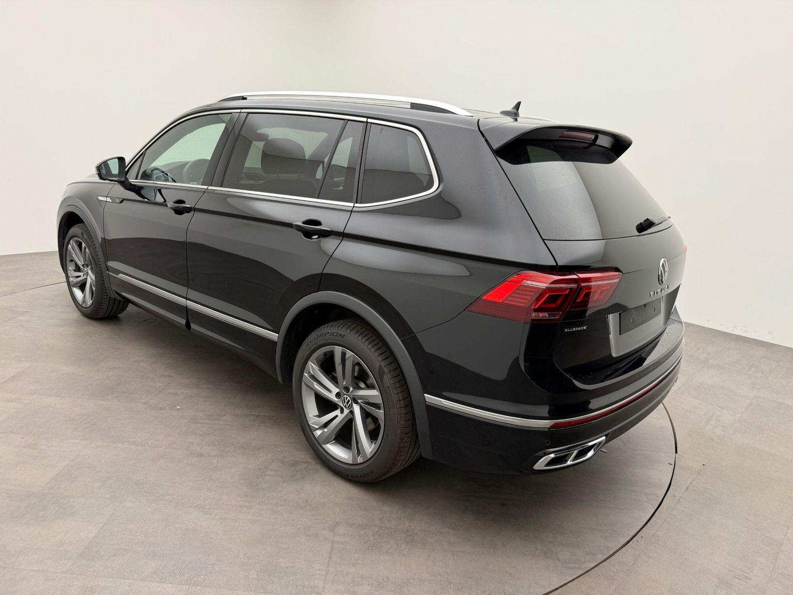Volkswagen Tiguan Allspace TSI DSG 4M R-Line 7Sitze PanoEA8 foto 20