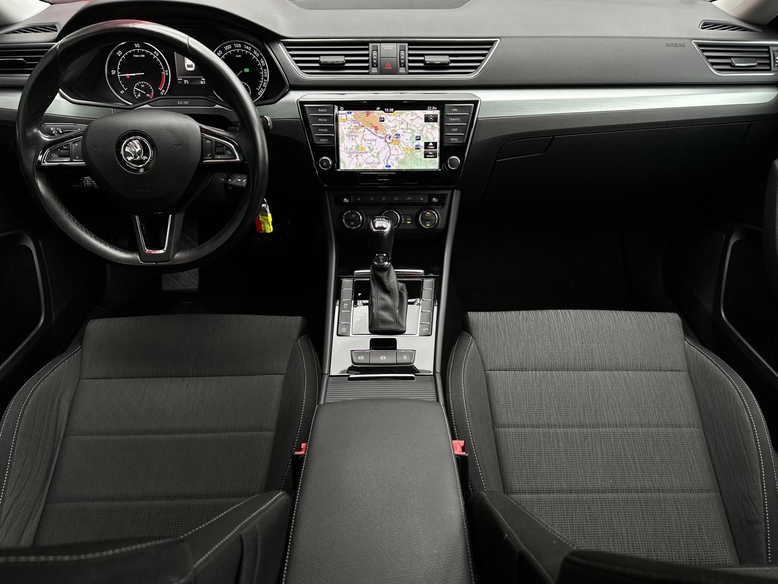 SKODA Superb 2.0TDI AMBITION COMBI 4x4* BIXEN#ACC#AHK - Image 10