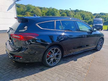 Ford Focus Turnier ST X