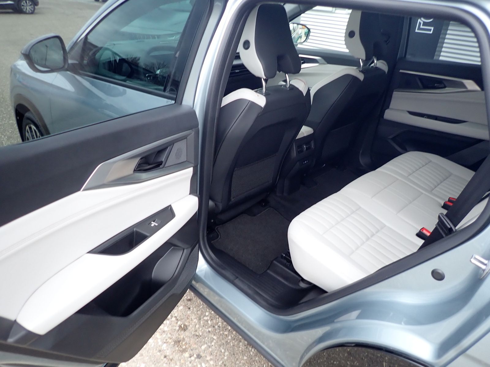 Fahrzeugabbildung Renault Espace 6 Iconic Full Hybrid E-Tech 200 5-Sitzer