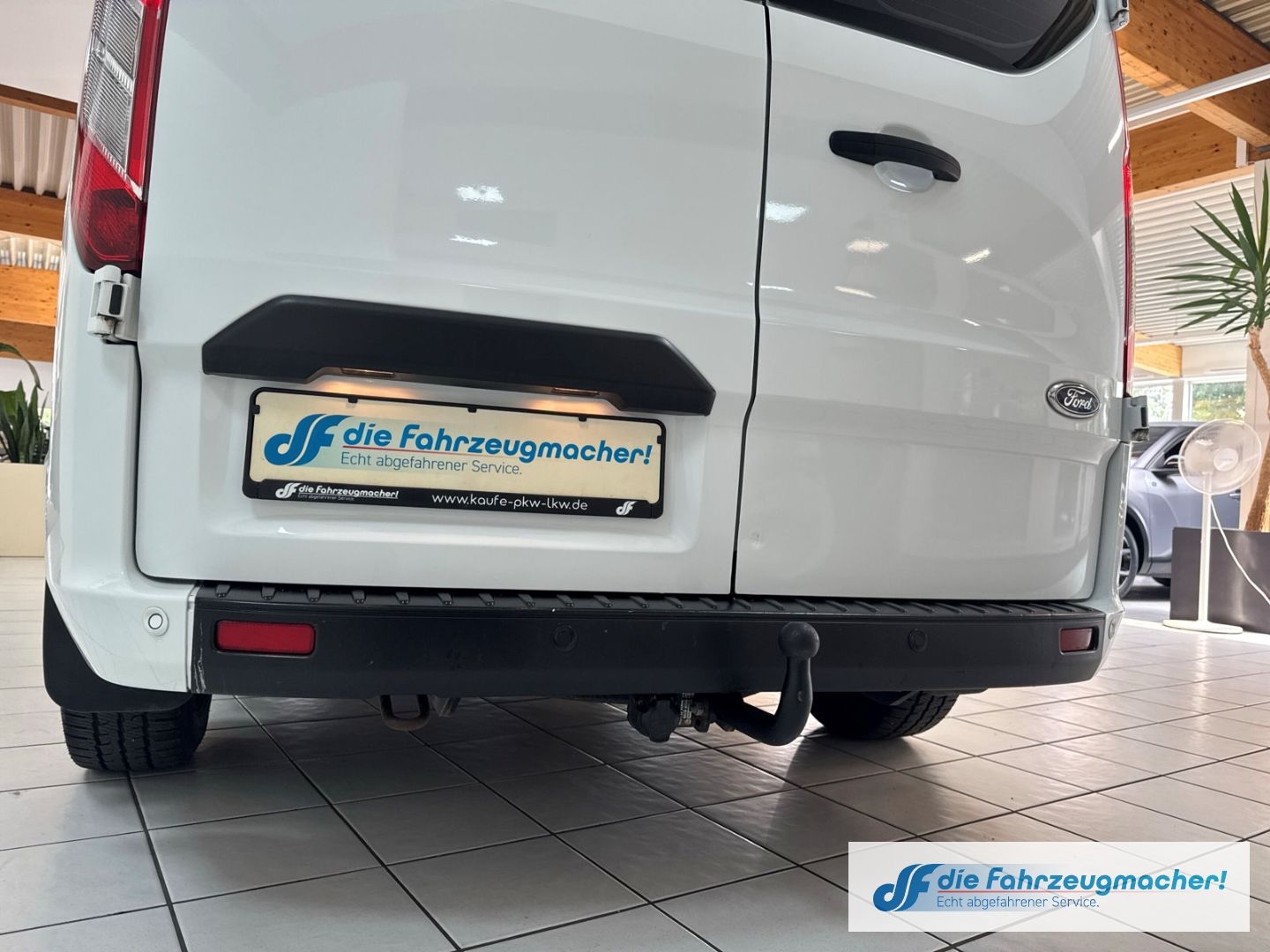 Fahrzeugabbildung Ford Transit Custom Kasten 300 L1 Trend Notbremsass.