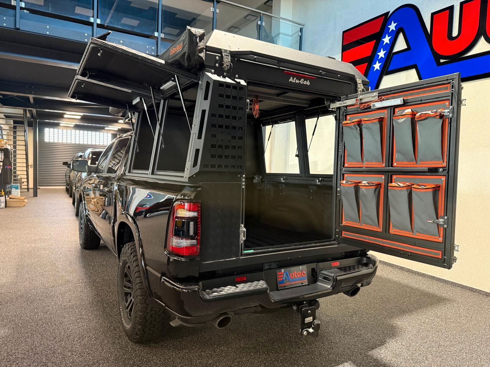 Fahrzeugabbildung Dodge LIMITED NIGHT ALU-CAB PRINS LPG AUS 1. HAND