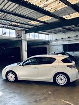 Lexus CT200h | Scheckheft Lexus | Garagenwagen  - Lexus CT 200h aus 2011