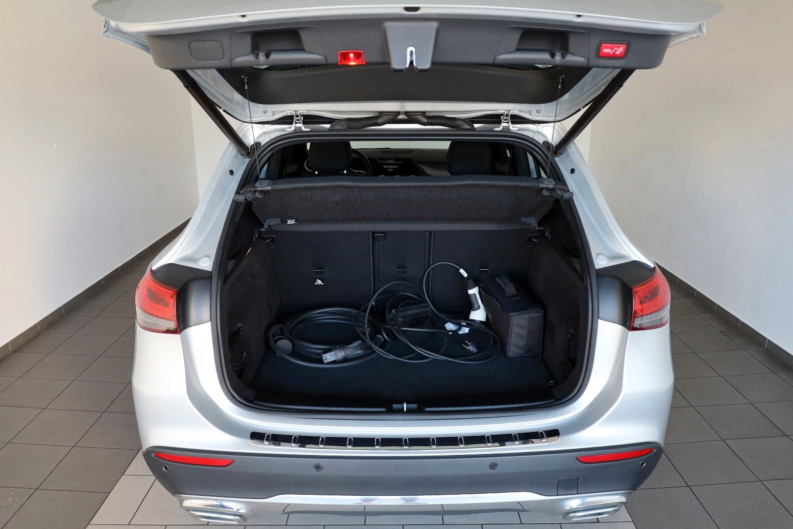 Fahrzeugabbildung Mercedes-Benz GLA 250 e, Progressive Leder,Navi,LED,SH,Kamera