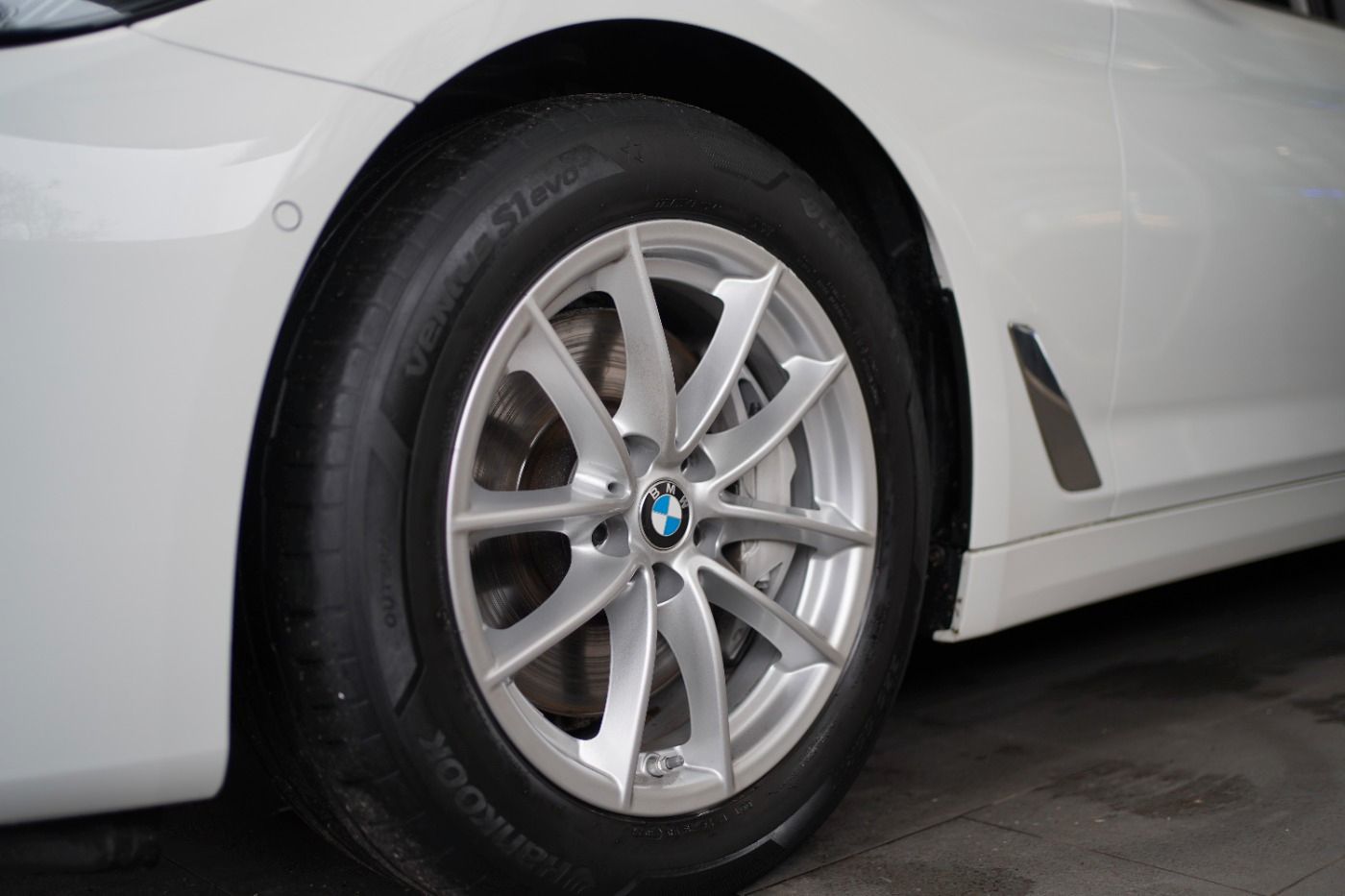 Fahrzeugabbildung BMW 530d xDrive Touring +Parking Assistant+AHK+DAB+