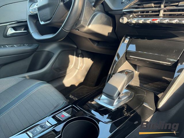 e-208 Allure Elektro Navi Digitales Cockpit LED 