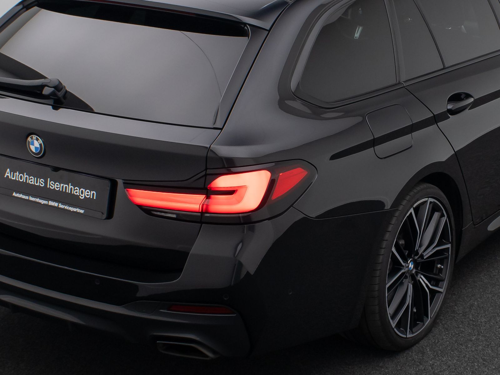 Fahrzeugabbildung BMW 540d xD M Sport DAB Laser HiFi HUD Panorama 20"
