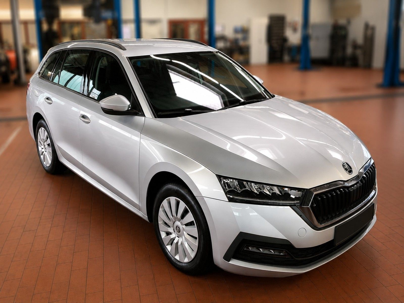 Skoda Octavia Combi 2.0 TDI DSG Ambition LED PDC LaneA imagem 2