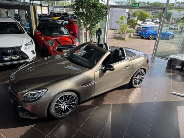 Fahrzeugabbildung Mercedes-Benz SLC 300 AMG Line AIRSCARF MEMORY LED