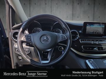 Mercedes V 220 - 12