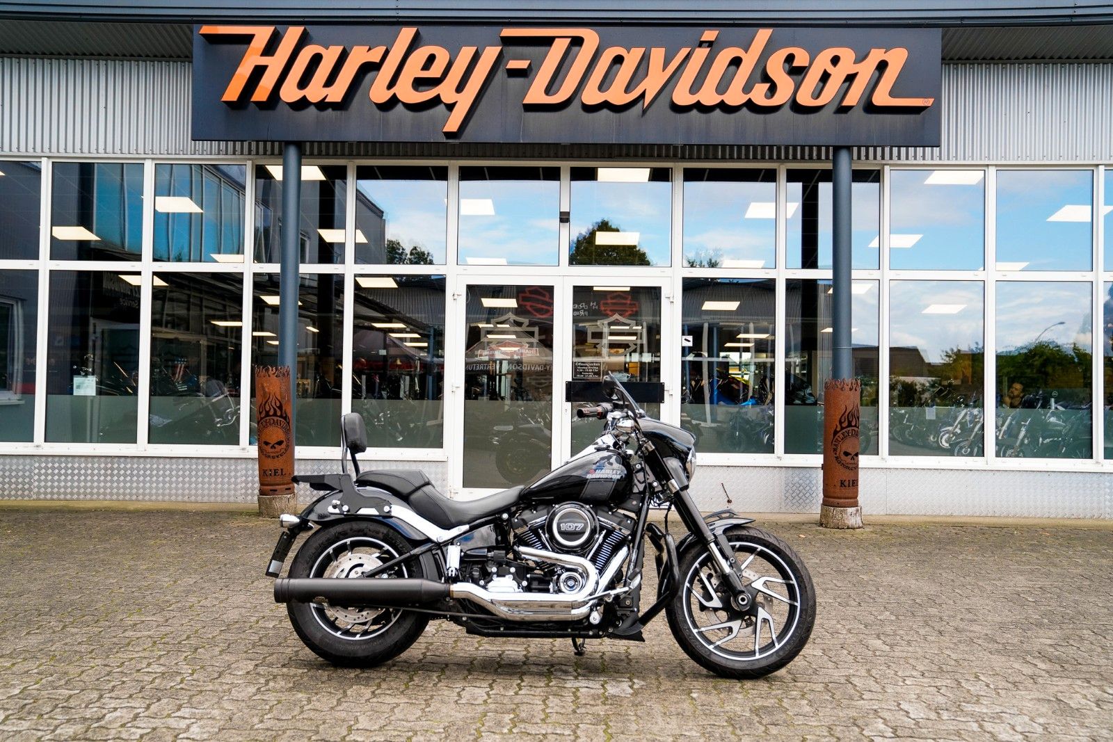 Fahrzeugabbildung Harley-Davidson FLSB Sport Glide 107 cui - Jekill & Hyde