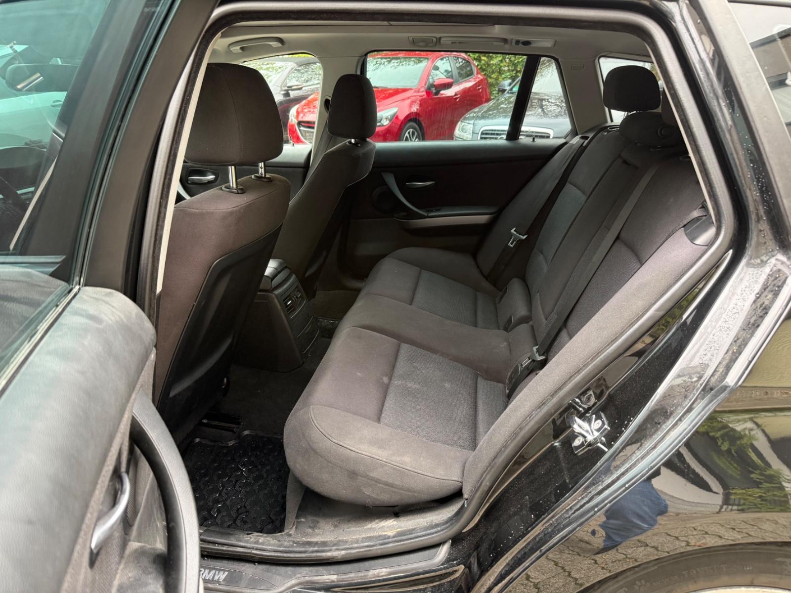 BMW 318 2007 — photo 13