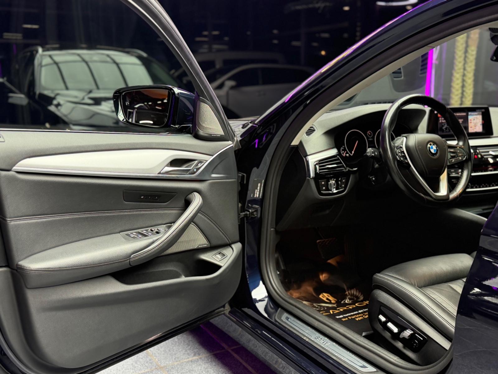 BMW 520  TouringLED/Volleder/Virtl/Standheizung/Pano