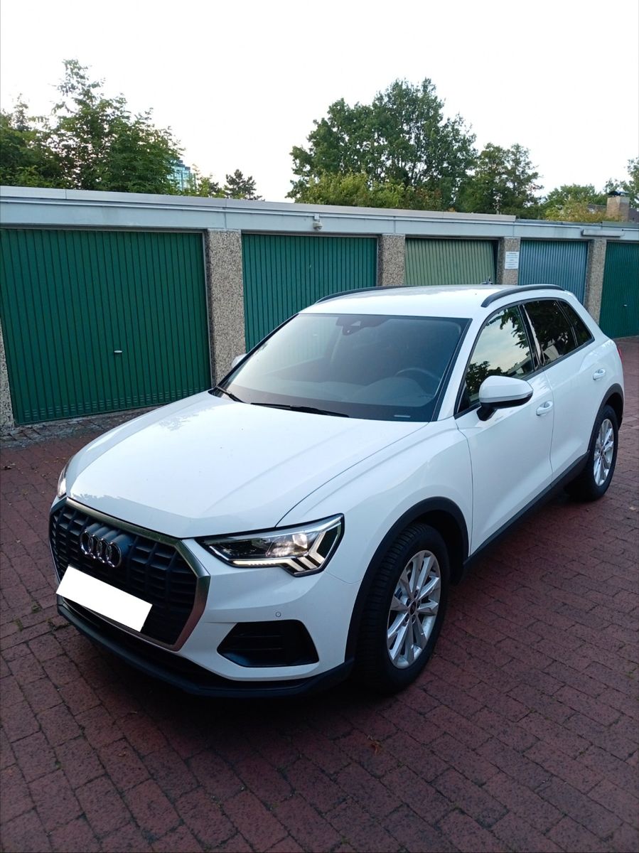 AUDI Q3 40 TFSI quattro S tronic -
